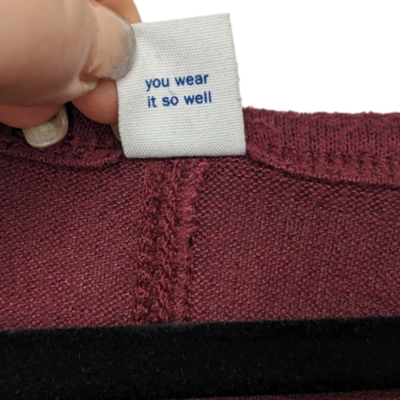 Old Navy Wine Red V-Neck Long Sleeve Plush Top Size XL 🍷✨ - Picture 4 of 10